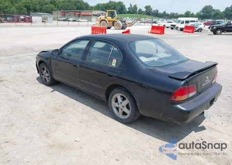 1999 Nissan Maxima Gle/Gxe/Se/Se-L z USA, uszkodzony, nr VIN JN1CA21D3XM401443